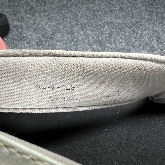 OluKai Ohana Sandals Women's 8 Cream Toe Post Athletic Outdoor Beach Flip Flops - Picture 10 of 10